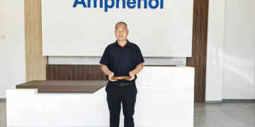 Zeng Zhihan was hired to Malaysia to participate in the construction of the BYD Amphenol overseas production base, a Fortune 500 company