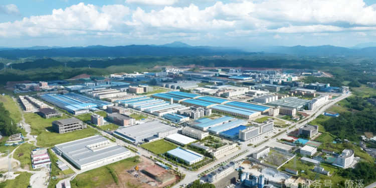 Zeng Zhihan went to Malaysia again to promote the establishment of a factory by Amphenol, a Fortune Global 500 company. Local media paid attention to the participation of Chinese geomancers in large-scale projects
